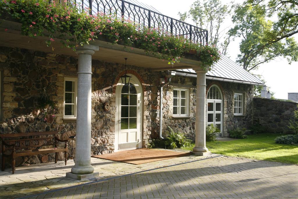 Paedaste Manor Bagian luar foto