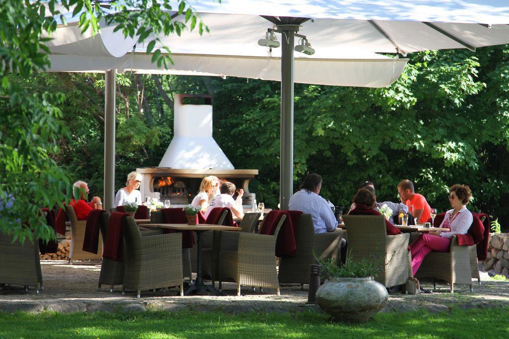Paedaste Manor Bagian luar foto