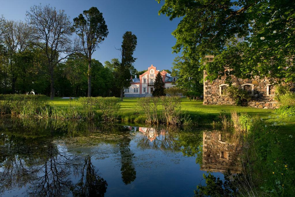 Paedaste Manor Bagian luar foto