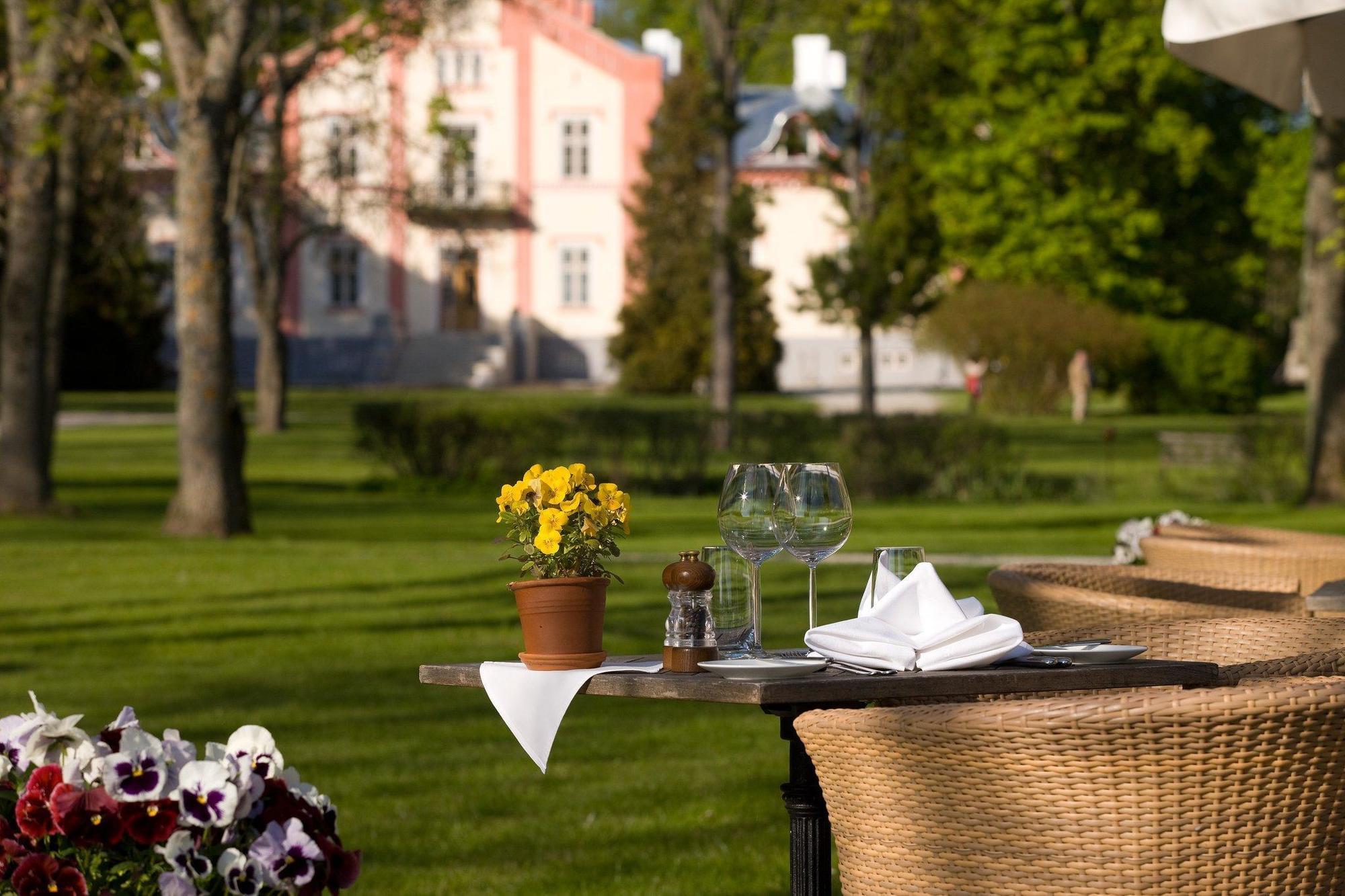 Paedaste Manor Bagian luar foto