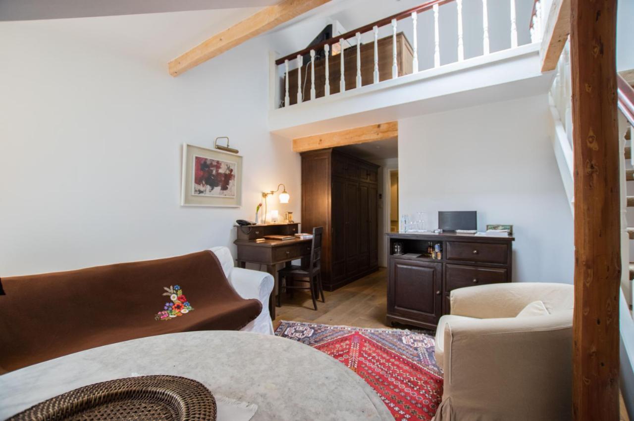 Paedaste Manor Bagian luar foto